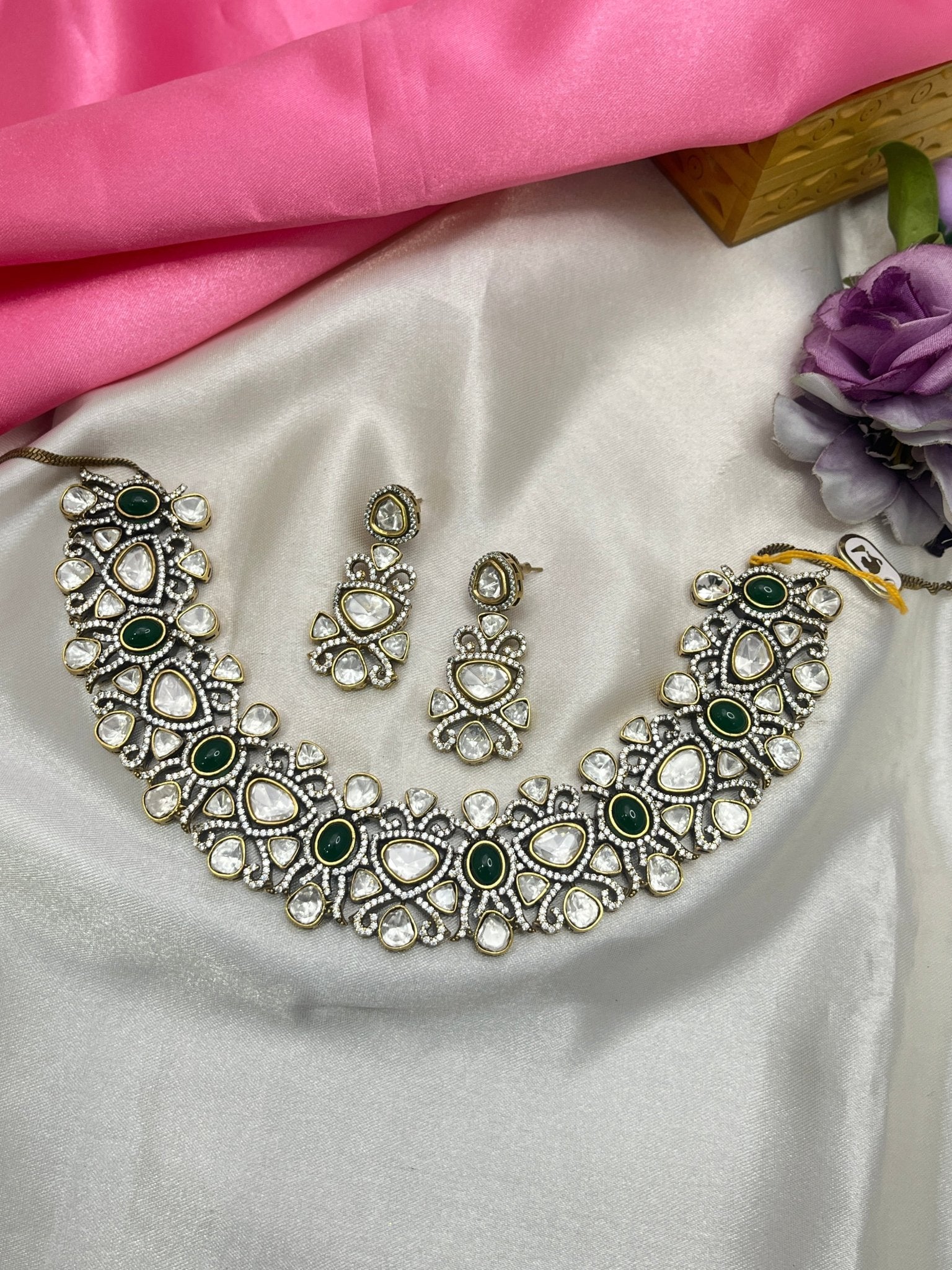 Victorian Necklace Set 057 - Mahilas