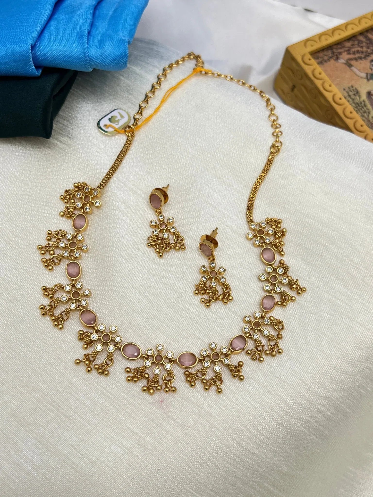 Victorian Necklace Set 058 - Mahilas