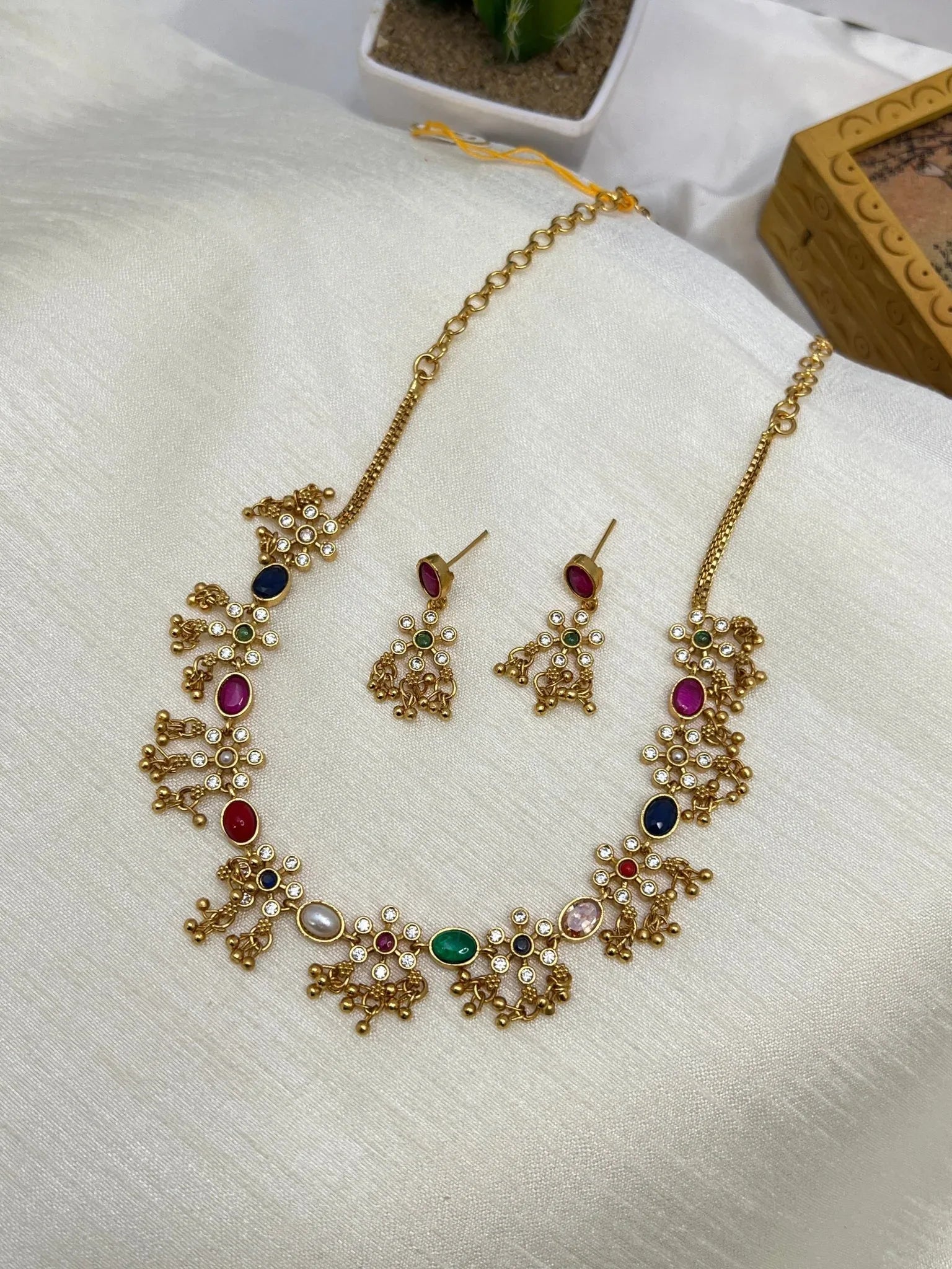 Victorian Necklace Set 059 - Mahilas