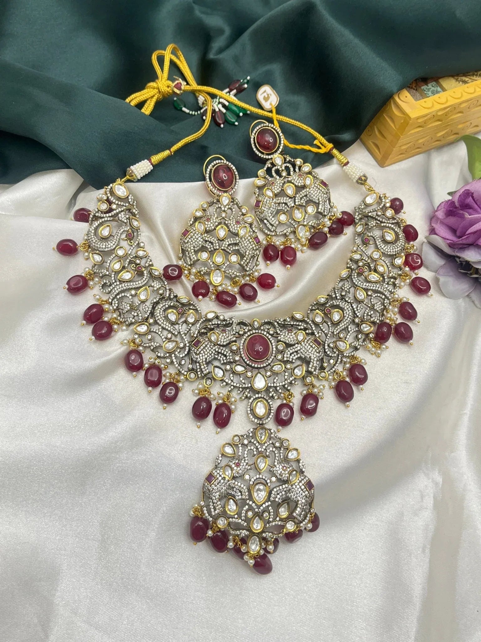 Victorian Necklace Set 061 - Mahilas