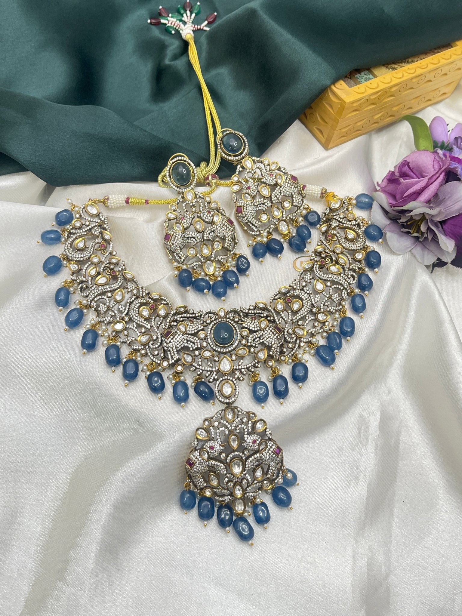 Victorian Necklace Set 064 - Mahilas