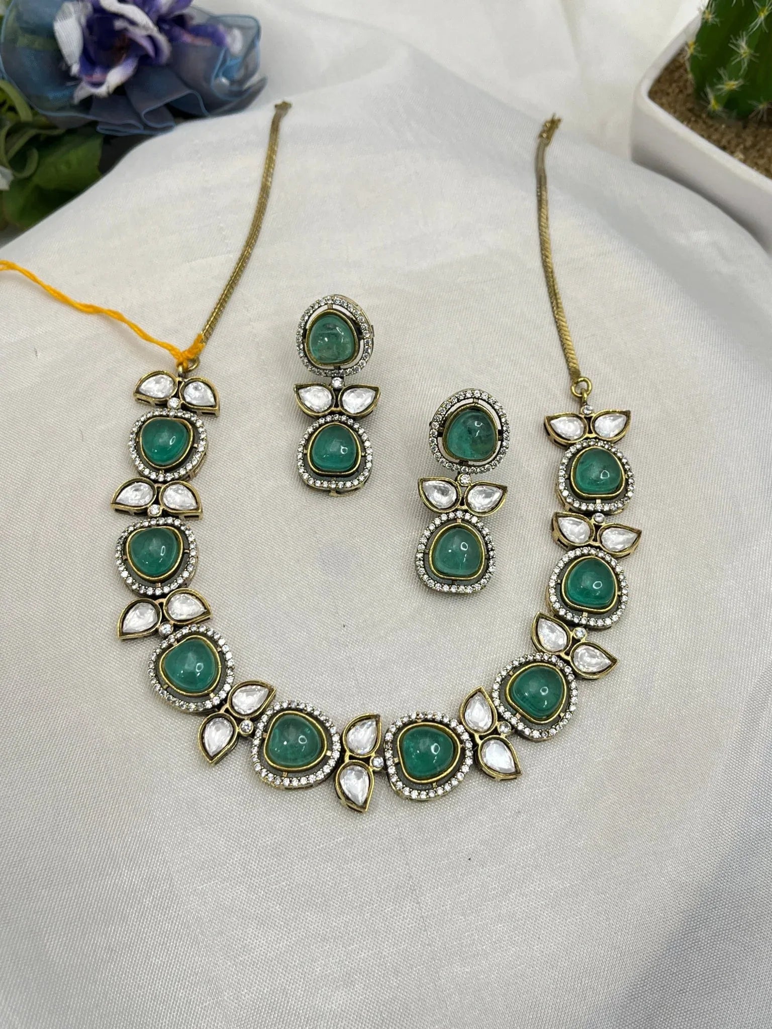 Victorian Necklace Set 118 - Mahilas