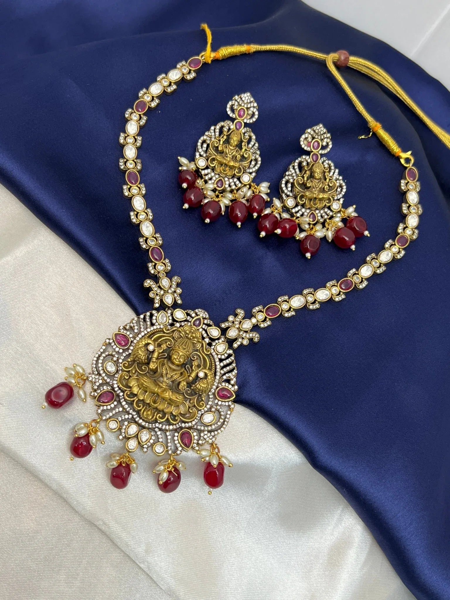 Victorian Necklace Set 121 - Mahilas