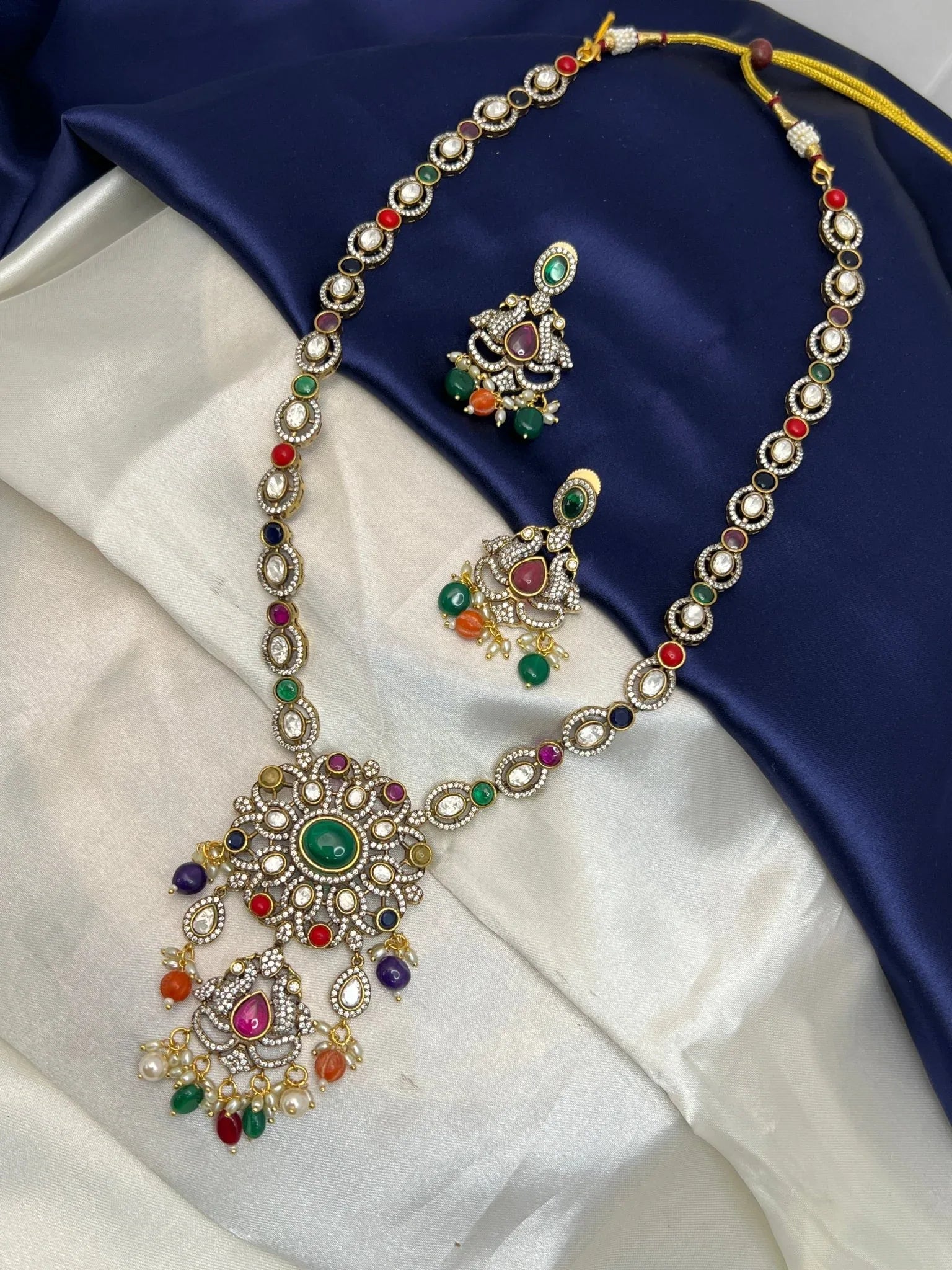 Victorian Necklace Set 122 - Mahilas