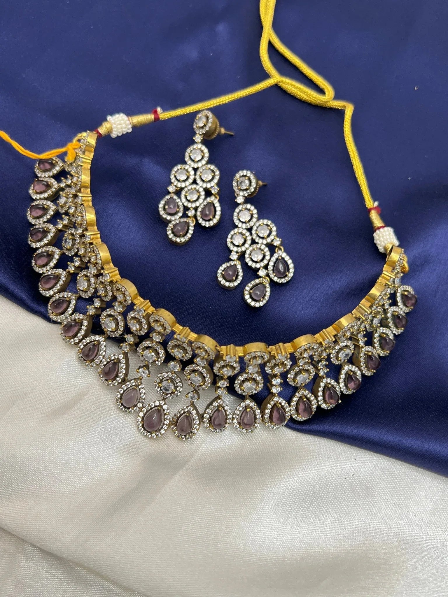 Victorian Necklace Set 124 - Mahilas