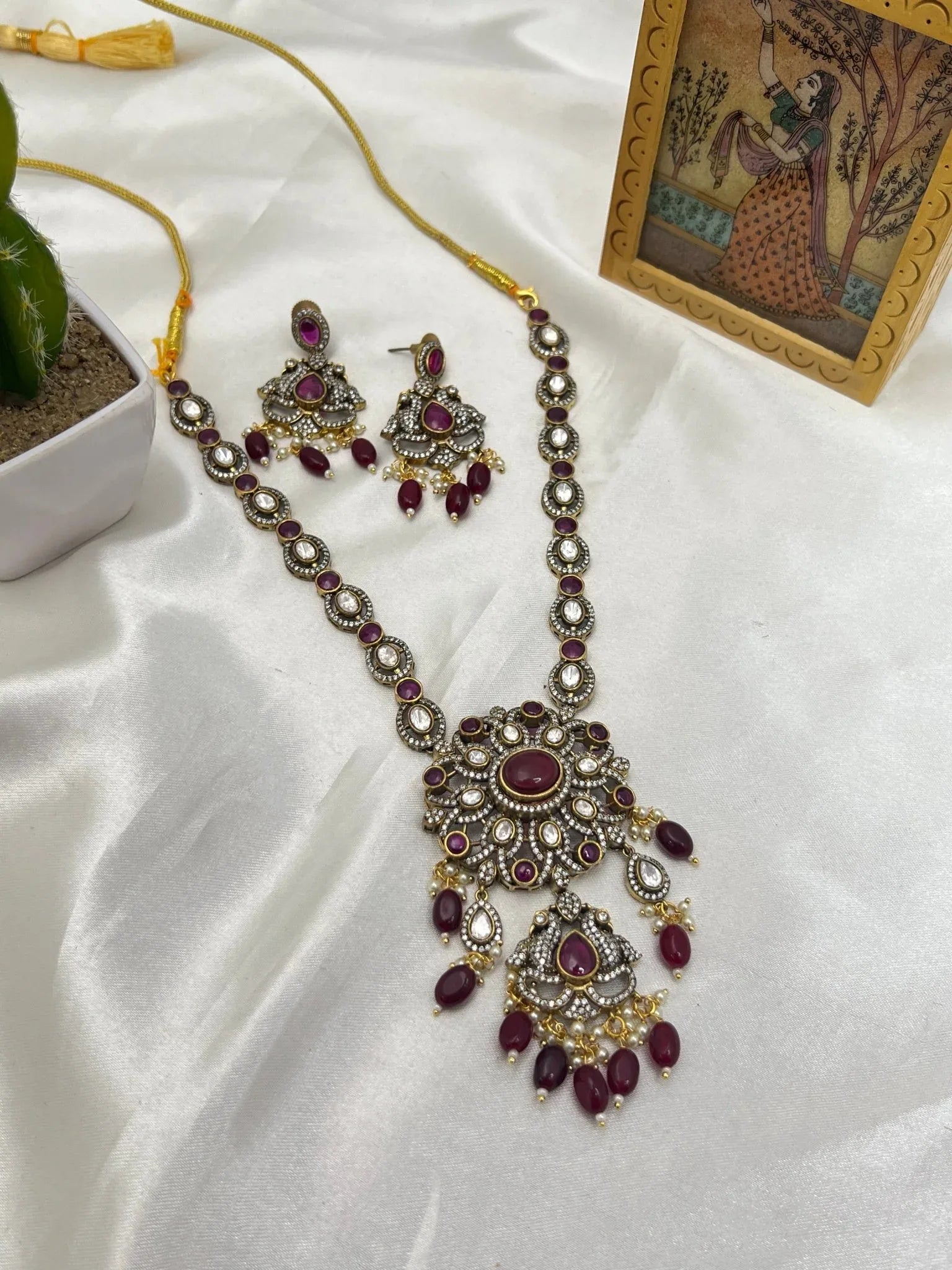 Victorian Necklace Set 127 - Mahilas