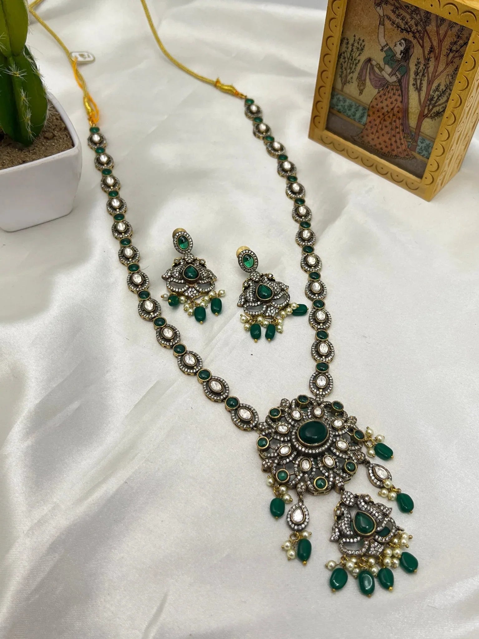 Victorian Necklace Set 128 - Mahilas