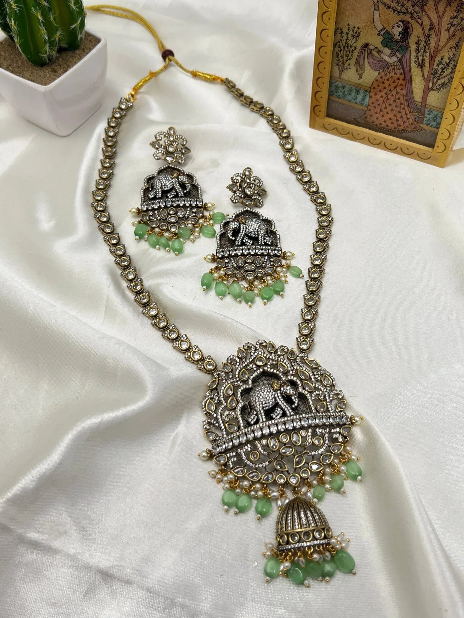 Victorian Necklace Set 131 - Mahilas