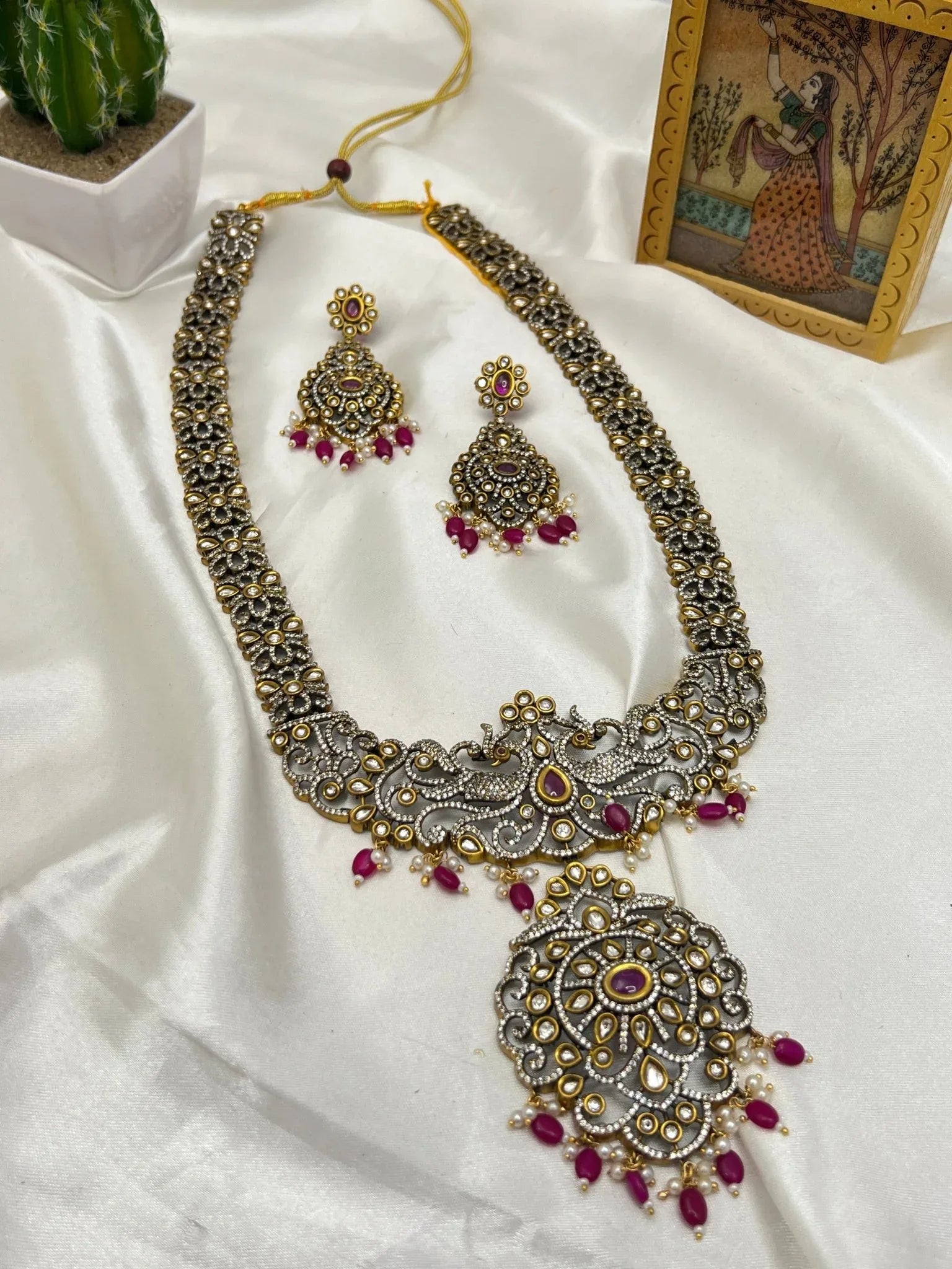 Victorian Necklace Set 132 - Mahilas