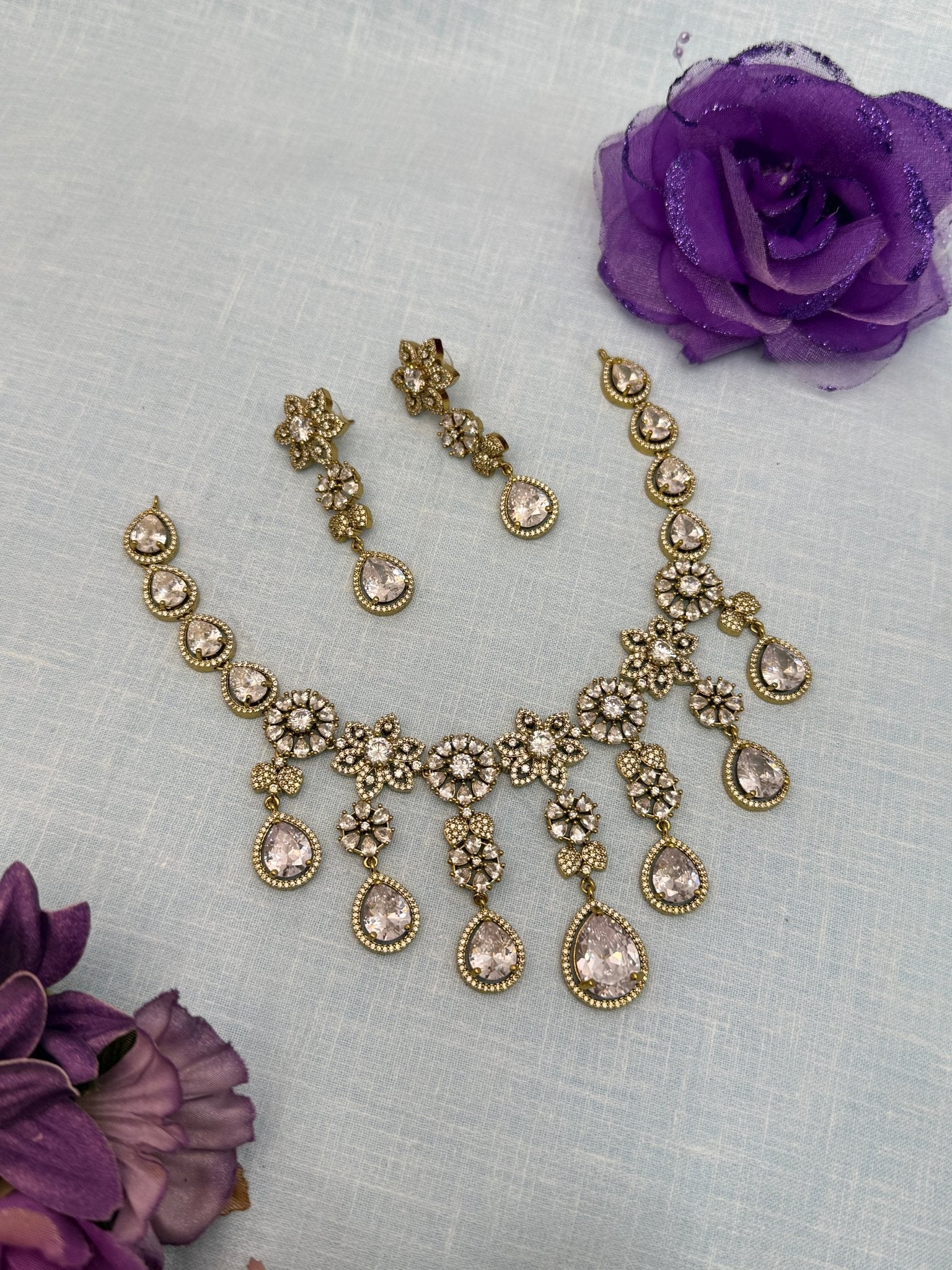 Victorian Necklace Set 225 - Mahilas