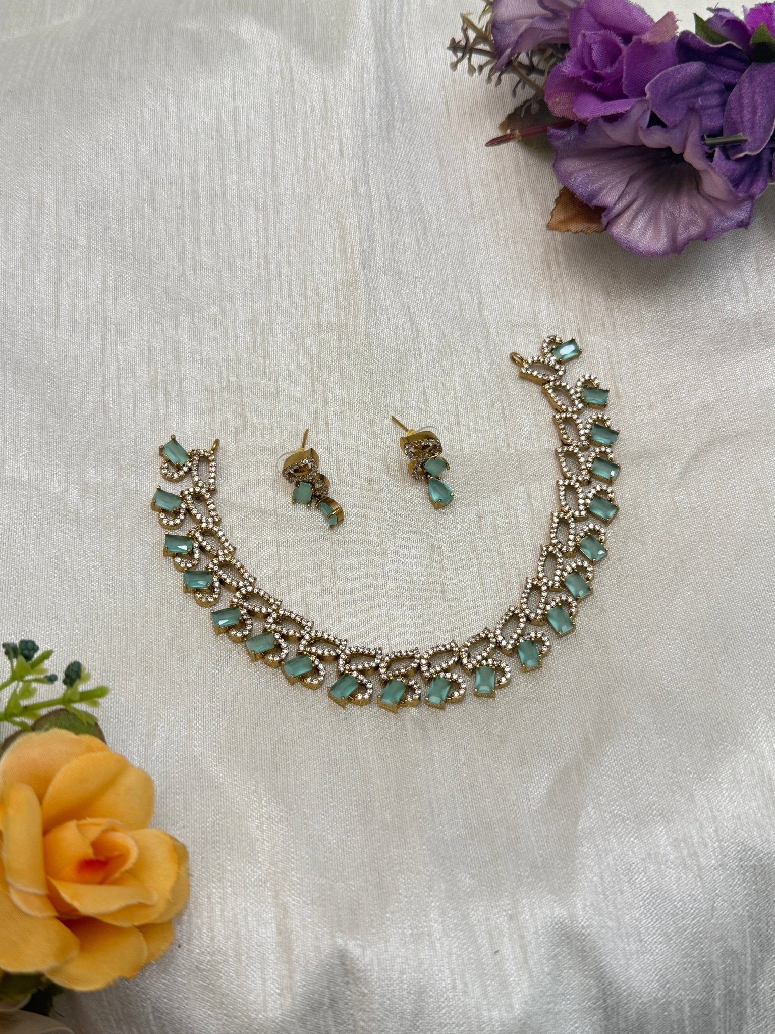 Victorian Necklace Set 251 - 5 Colors - Mahilas