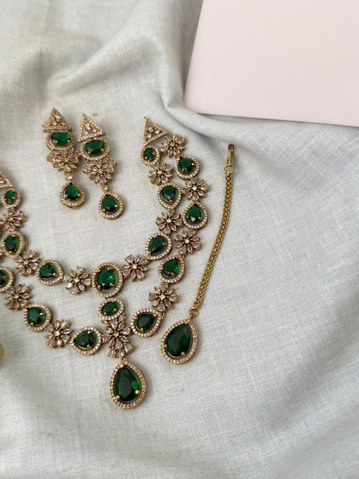 Victorian Stone Layered Necklace Short Set| N0738 - Mahilas