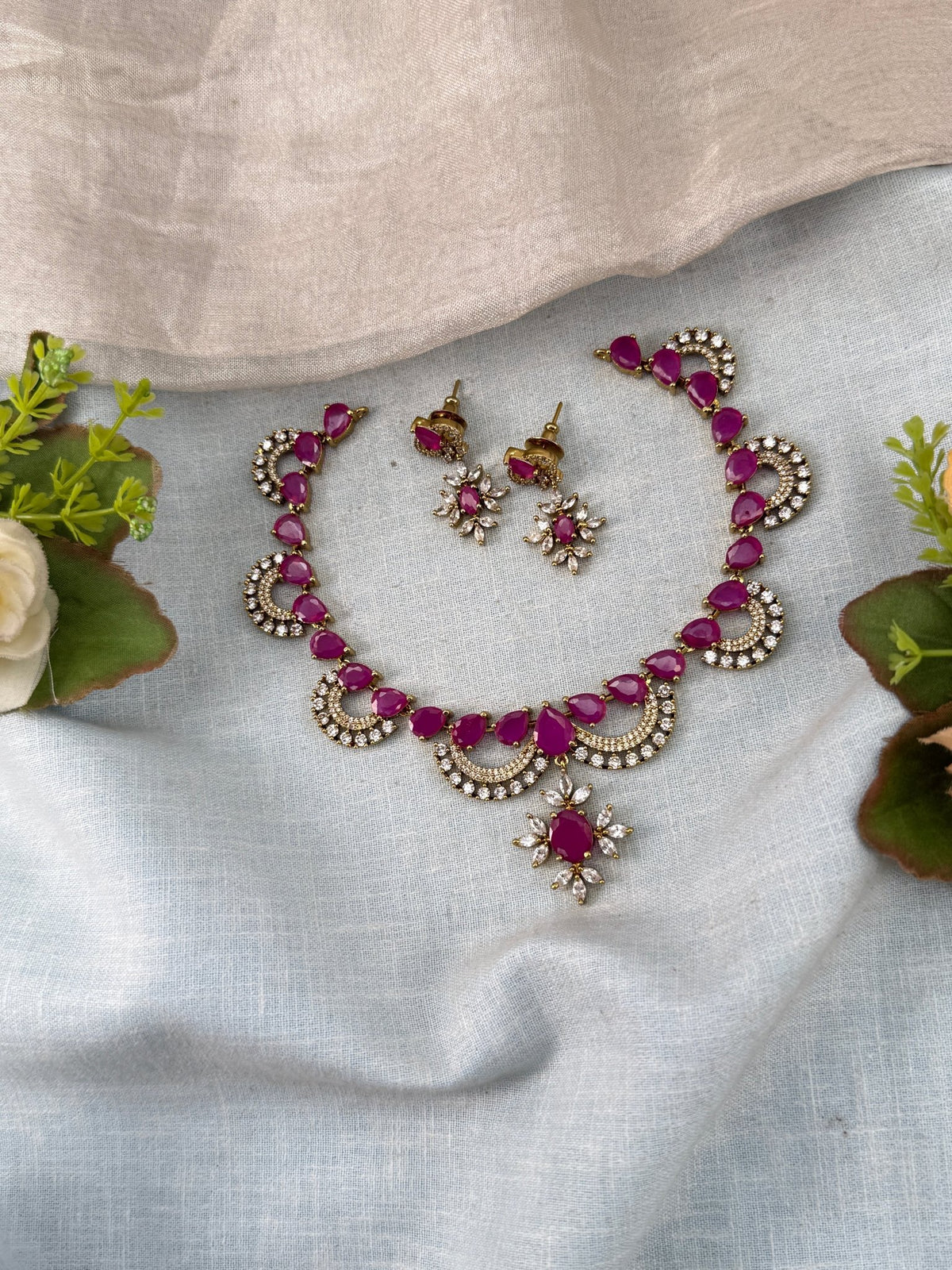 Victorian Stone Pendant Short Necklace Set | 027 - Mahilas