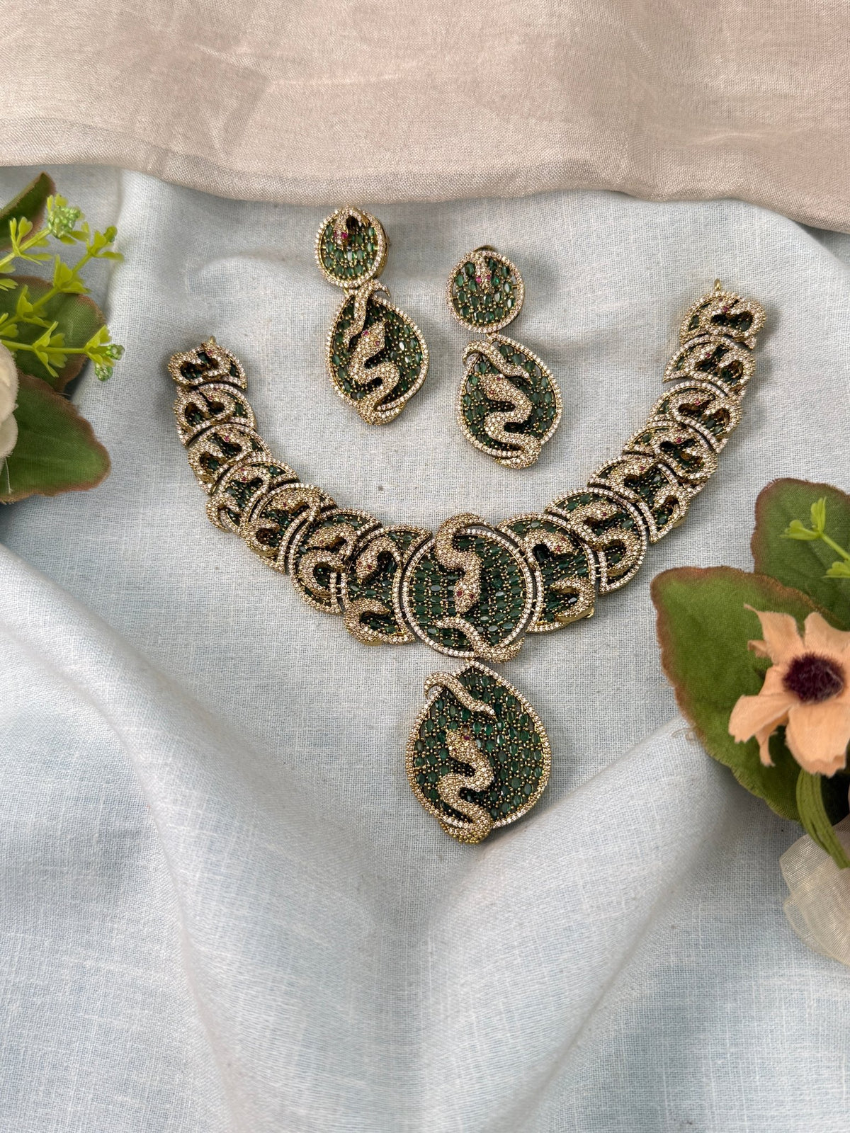 Victorian Stone Short Necklace Set | 015 - Mahilas