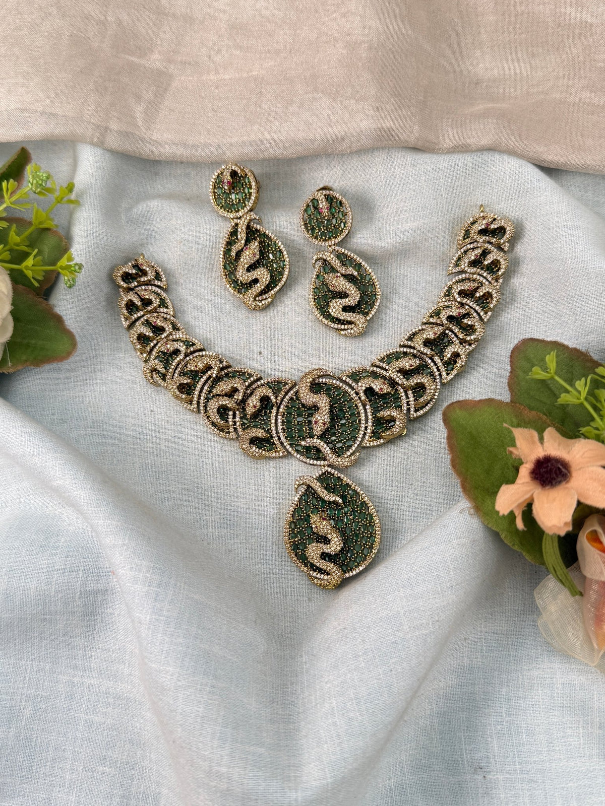 Victorian Stone Short Necklace Set | 015 - Mahilas