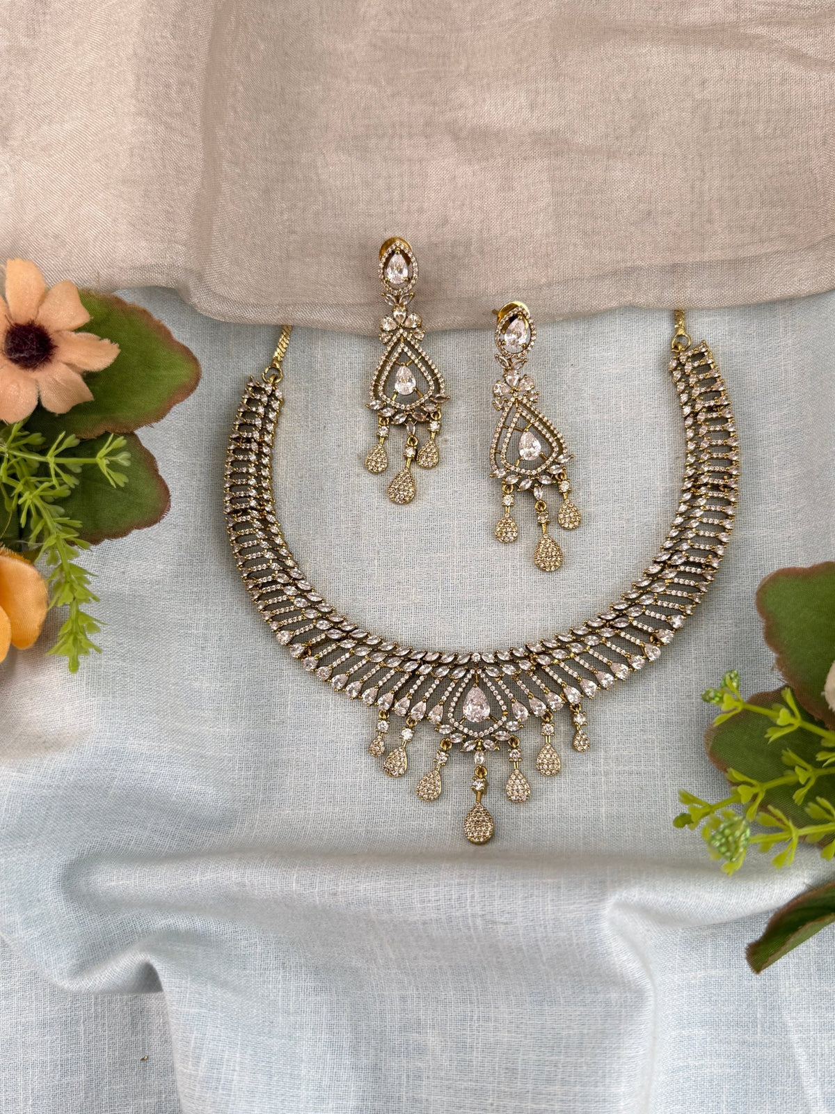 Victorian Stone Short Necklace Set | 037 - Mahilas