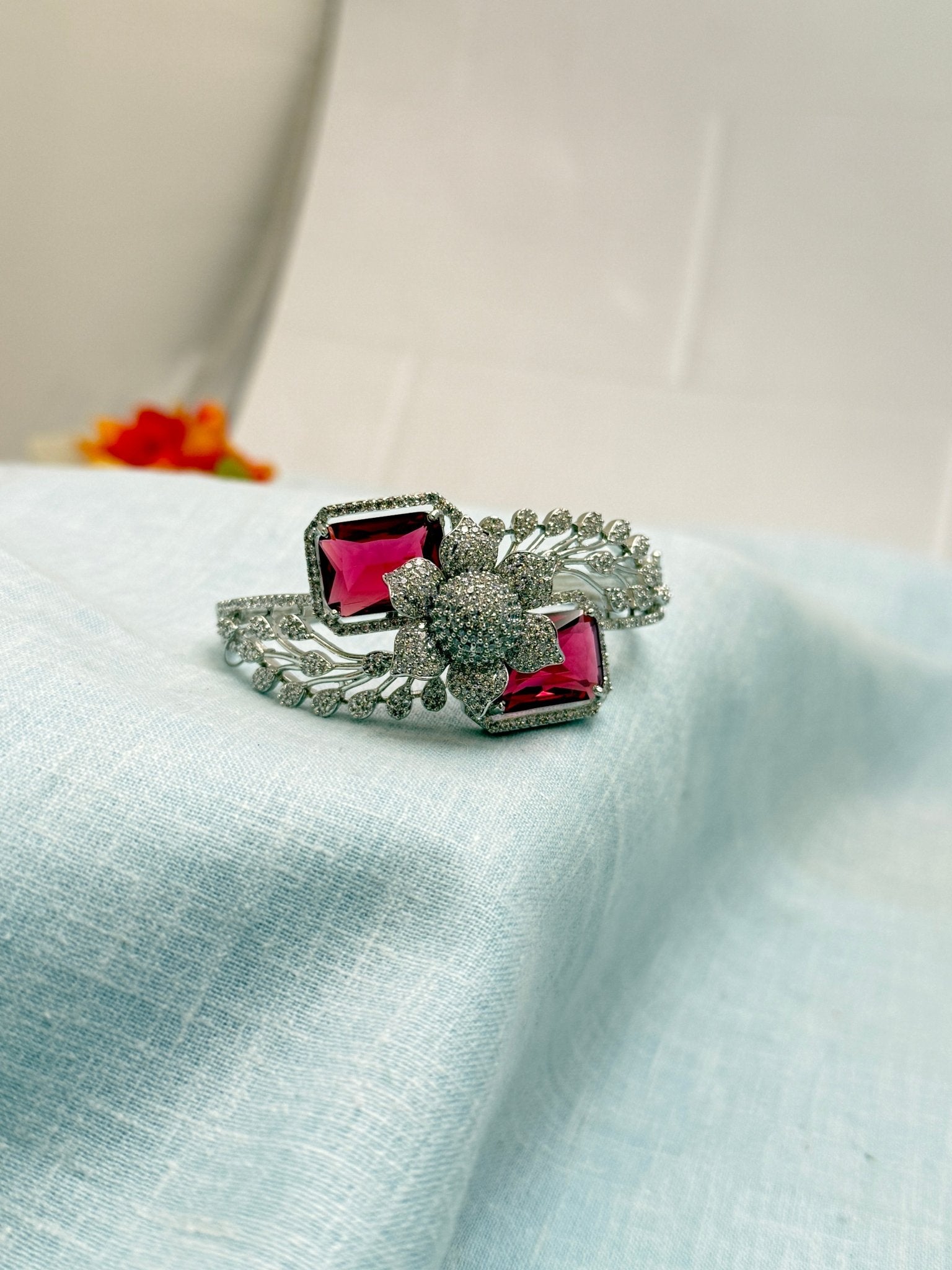 White Stone Bracelet 6914 - Mahilas