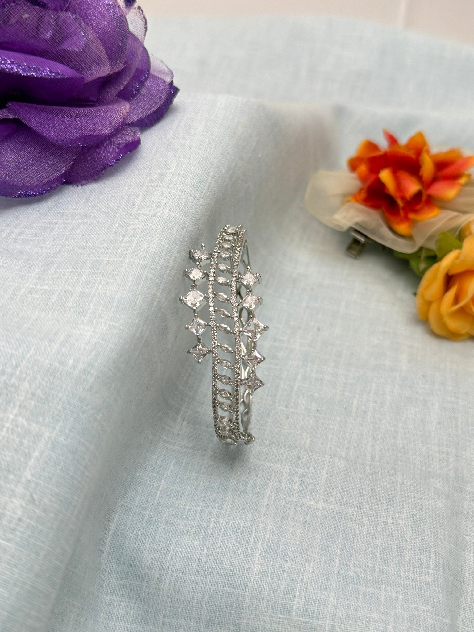 White Stone Bracelet 6919 - Mahilas